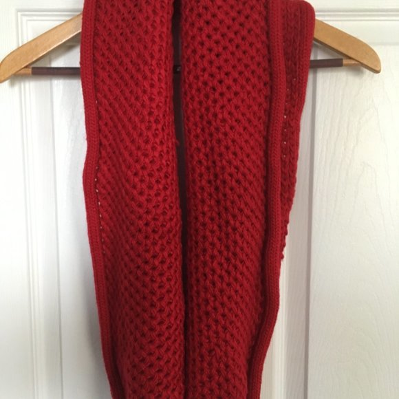Knit infinity scarf - red - Picture 4 of 4